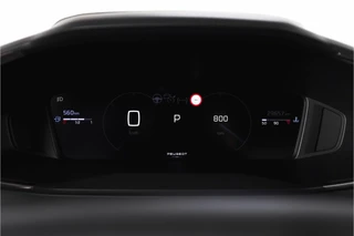 Peugeot 2008 1.2 PureTech 130 PK Allure - Automaat  | Dig. Cockpit | Adapt. Cruise | Stoelverw. | PDC | Camera | App. Connect | ECC | LM 17" | / 38