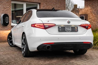 Alfa Romeo Giulia 2.0T Super 200 PK Aut Pano Keyless Half/Leder Xenon 19'' / 4