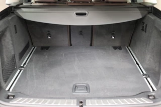 BMW X3 xDrive20i High Executive xLine Automaat  / Navigatie Professional / Leder / Trekhaak / 19 Inch / Adaptieve LED-koplampen / Stoelverwarming / Ambiance Verlichting / Parkeersensoren voor+achter / Sportstoelen / 37