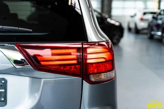 Mitsubishi Outlander 2.4 PHEV Intense | Navi | Camera | Dodehoek | ACC / 25