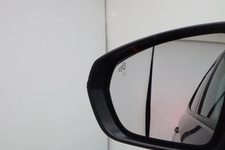 Opel Grandland X 1.2 Turbo 130pk Innovation | Navigatie | Trekhaak | Climate control | AGR Comfortstoelen | Elektrische achterklep | Stoel- en stuurverwarming | Camera / 23