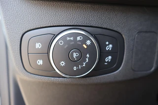 Ford Focus Wagon HYBRID 155PK TITANIUM-X NL-AUTO 1E EIGENAAR PARK.SENSOREN NAVI APPLE/ANDROID ALL SEASONS / 9