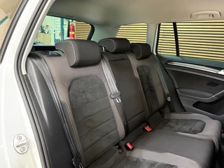 Volkswagen Golf Variant 1.4 TSI R-line | 150pk | DSG Camera | Licht+Zicht | Ambient | Winter Pakket / 45