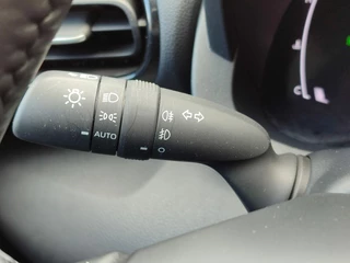 Toyota Yaris 1.5 Hybrid 115 DYNAMIC NL-AUTO STOEL/STUURVERW BLIND SPOT PARK-SENSOREN NAVI CAMERA CLIMA AD-CRUISE APPLE/ANDROID KEYLESS 16'' LM-VELGEN / 32