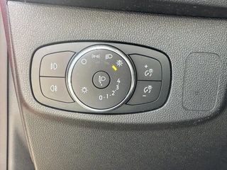 Ford Focus 1.0 EcoBoost Hybrid ST Line X  | Adapt. Cruise | Apple/Android | Stuur- en stoelverwarming | Keyless | PDC v+a incl. camera / 25