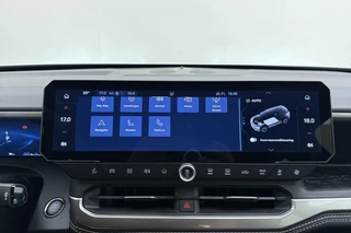Jeep Compass Altitude 74 kWh | DEMO | 8 Jaar Speciale Garantie | Navigatie | Adapt. Cruise control | Climate control | Stoel- en stuurverwarming | Keyless | Zwart dak | 19" Lichtmetalen velgen / 27