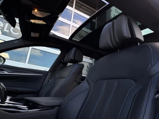BMW 5-serie Touring 530i M-Sport / Pano / ACC / Luchtvering / 9