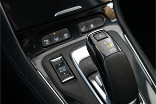 Opel Grandland 1.6 Turbo GS Line 225 pk PHEV  | SOH 100% | Trekhaak | Leder | 360° | Stl. verw./verk. | El. achterklep  | Adaptive Cruise | / 26