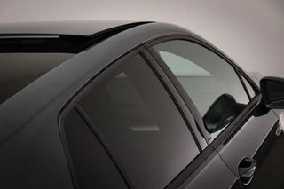 Volkswagen Golf 1.5 eHybrid GTE | LEDER | PANORAMADAK | HEAD UP | STOELVENTILATIE | STUURVERWARMING | TREKHAAK | 18" / 13
