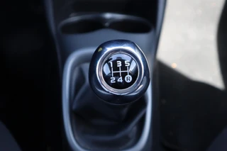 Toyota Aygo FIRST 5-DEURS LMV APPLE/ANDROID PRIVACY-GLASS LED AIRCO CAMERA BLUETOOTH DEALER-ONDERHOUDEN NL-AUTO / 27