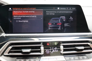 BMW X5 xDrive40i High Executive M Sport Pakket Automaat  / Live Cockpit Professional / Adaptive Air Suspension / Panoramadak Sky Lounge / Bowers & Wilkins / Active Steering / Comfortstoelen / Laserlight / Crafted Clarity / 22 Inch / Leder / M Sportremsysteem / 31