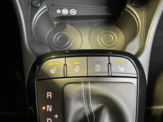 Kia Picanto 1.0 DPI GT-Line Automaat | Apple Carplay / Android Auto | Navigatiesysteem | Stoel + Stuurverwarming | Elektrisch Bedienbaar Schuif / Kanteldak | Parkeersensoren + Camera Achter | Cruise Control | Dodehoekdetectie + Correctie | Lichtsensor | 16"Lichtmetalen Velgen / 27