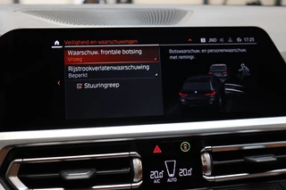 BMW 3 Serie Touring 320i High Executive M Sport Pakket Automaat  / Live Cockpit Professional / Leder / Achteruitrijcamera / DAB / Stoelverwarming / Hifi / Ambiance Verlichting / 18 Inch / LED / Chrome Line / Parkeersensoren voor+achter / Climate Control / 32