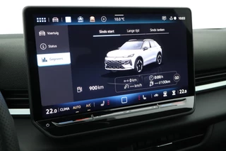 Volkswagen T-Roc 1.5 eTsi 150pk DSG R-Line First Edition Trekhaak Camera Keyless Stoelverwarming Virtual Cockpit Carplay / 41