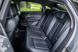 Audi e-tron Sportback 55 quattro S edition 95 kWh  Panorama Leder Trekhaak / 25