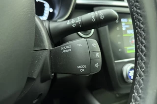 Renault Kadjar 1.3 TCe Intens | Apple carplay/Android auto | Trekhaak | Cruise control | Climate control | Achteruitrijcamera | Panoramadak | Lichtmetalen velgen 19'' | Stoelverwarming | / 33