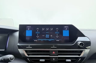 Citroen C4 1.2 Puretech 130pk Automaat Shine Pack Business | Navigatie | Adapt. Cruise control | Lederen stoelen elektrisch en verwarmd | Head-up display | Keyless | Apple Carplay/Android Auto | 18" Lichtmetalen velgen / 31