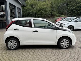 Toyota Aygo 1.0 VVT-i x-fun / 11