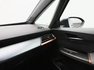 CUPRA Born Performance One 62 kWh 204 Pk | Stoel/Stuurverwarming | Camera | Adaptive Cruise | Navigatie | 18 Inch | 66.591 Km !! / 30