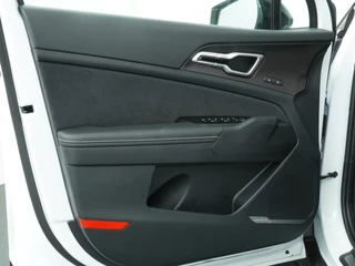 Kia Sportage 1.6 T-GDi Hybrid GT-PlusLine  - Stoel ventilatie - Stoel/Stuur verwarming - Head-up display - Matrix led koplampen - Adaptive cruise control - Electrische achterklep - Harman Kardon Speakers - Geheugen - Fabrieksgarantie t/m 19-09-2032 / 23