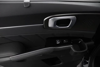 Kia Sorento 1.6 T-GDi Plug-in Hybrid 4WD ExecutiveLine 7p Nieuw en Direct leverbaar! - - Stoel/Stuurverwarming - 1700kg trekgewicht - Apple Carplay - Android Auto - Panorama Dak - - Fabrieksgarantie tot 2033 / 46