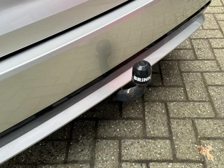 Toyota Corolla 1.8 Hybrid Business Plus / 20