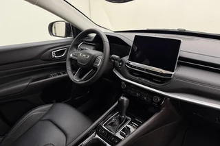 Jeep Compass 4xe 240pk Plug-in Hybrid Automaat S | Navigatie | Lederen bekleding | Achteruitrijcamera | Adapt. Cruise control | Electrische achterklep | Keyless | Zwart dak | 19" Lichtmetalen velgen / 15