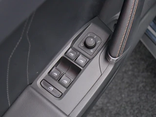CUPRA Leon Sportstourer 1.4 e-Hybrid Business Navi | Stuurverwarming | LED | Adaptive / 20