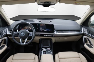 BMW X1 xDrive25e Frozen Grey l Pano l Trekhaak l Harman Kardon l Leder l 360° Camera / 14