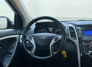 Hyundai i30 1.4 i-Drive / 23