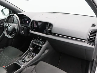 Skoda Karoq 1.5 TSi 150 Pk Automaat Sportline Business | Trekhaak | Stoel/Stuurverwarming | Panorama dak | Matrix LED | Camera | CarPlay | Parkeersensoren | 18 Inch | 50.137 Km !! / 41