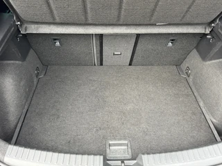 CUPRA Leon 1.5 eTSI Business Edition * Beats Audio * Navigatie * Camera * Stoelverwarming * / 24