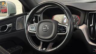 Volvo XC60 2.0 T6 AWD R-Design | Luchtvering | Pano | 360° | B&W | ACC | Memory / 23