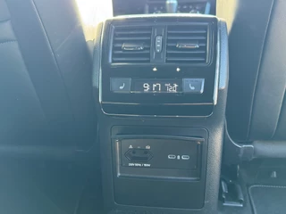 Skoda Superb Combi 1.5 TSI Sportline * Trekhaak * AUTOMAAT * Navigatiesysteem * Achterbank verwarmd * / 19