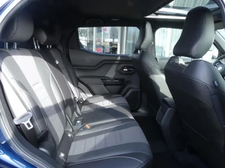 Suzuki e VITARA Style 61 kWh Elektrische bestuurdersstoel, Panoramadak, Half lederen bekl. 360 graden camera, Stuur verwarming / 30
