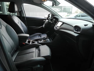 Opel Grandland 1.6 Turbo Hybrid Business Executive | Stoelverwarming en ventilatie | 225 PK | 19 inch lichtmetalen velgen | Lederen bekleding | Parkeersensoren v+a | Elektrisch verstelbare bestuurdersstoel / 18