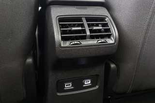 Citroen Ë-C4 X Feel 50 kWh Apple CarPlay Climate Control 18" / 13