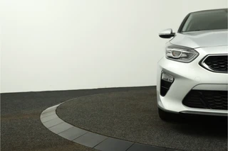 Kia Ceed 1.4 T-GDi ExecutiveLine  - Panoramadak - Stoelverwarming/Verkoeling - Achteruitrijcamera - Trekhaak - All season Banden - Virena Zekerheidspakket t.w.v. €895,- / 14