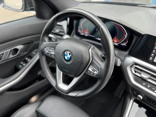 BMW 3 Serie 318i Executive Edition Sport Line I LED I Carplay I Sportstoelen / 25