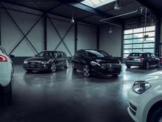 Renault Clio 1.0 TCe / Navigatie / Apple CarPlay - Android / 1e Eigenaar / ALL-Season banden / Cruise Control / PDC met optische w / 27
