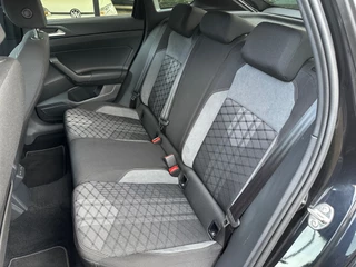 Volkswagen Taigo 1.5 TSI 150pk DSG R-Line Trekhaak | IQ light | Camera | Navi | Virtual | Rijklaar incl. garantie / 27