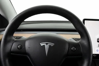 Tesla Model Y Long Range AWD 75kWh Full Self Driving 92% SOH l Warmtepomp l Trekhaak / 15