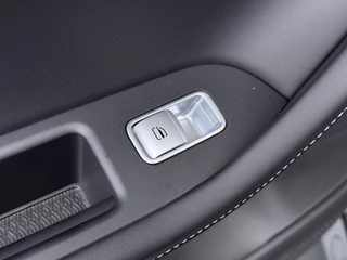 Omoda 5 SHS 1.6 T-GDi SHS-H Comfort  - FULL OPTIONS - Stoelverkoeling/verwarming - Stuurverwarming - SONY AUDIO - 7 jaar fabrieksgarantie of 150.000km / 35