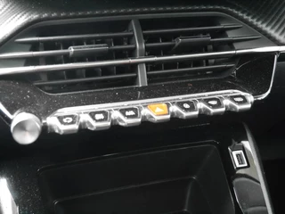 Peugeot 208 1.2 PureTech Active Pack | Lichtmetalen velgen | Parkeersensoren achter | Airconditioning | Cruise control | Getint glas / 20