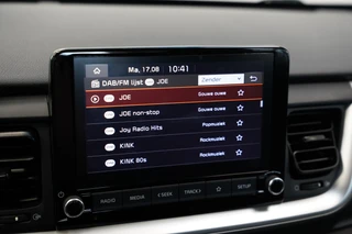 Kia Stonic 1.0 T-GDi MHEV ComfortLine  Carplay Trekhaak NAP! / 17
