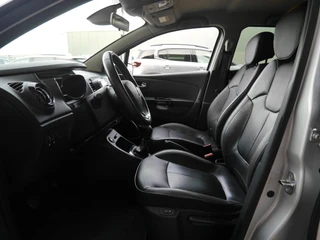 Renault Captur 0.9 TCe Xmod | Lederen bekleding | Stoelverwarming | Trekhaak | Keyless entry en start | Climate control | Navigatie | Extra getint glas | Regensensor / 16