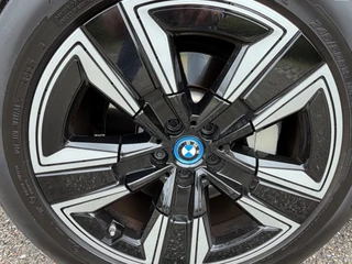 BMW IX3 M SPORT pakket 80 kWh, panoramadak, SOH 98,2 %,vol opties, 1 e eigenaar,conjac sport leder, Origineel NL auto met nap / 11