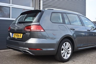 Volkswagen Golf 1.5 TSI COMFORTLINE BUSINESS ADAP. CRUISE / CARPLAY / 10