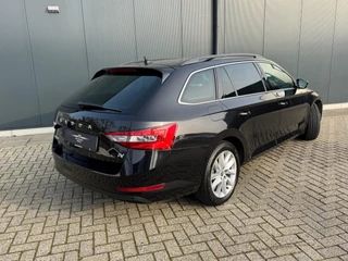Škoda Superb Combi 1.4 TSI iV AUTOMAAT * Navigatiesysteem * ParkeerCamera * Elek. achterklep * / 8