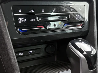Volkswagen Tiguan 1.5 TSI Life Business | Camera | Stoel-/Stuurverwarming | Adaptive Cruise | CarPlay | / 23